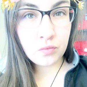 Meet your Posher, Alyssa